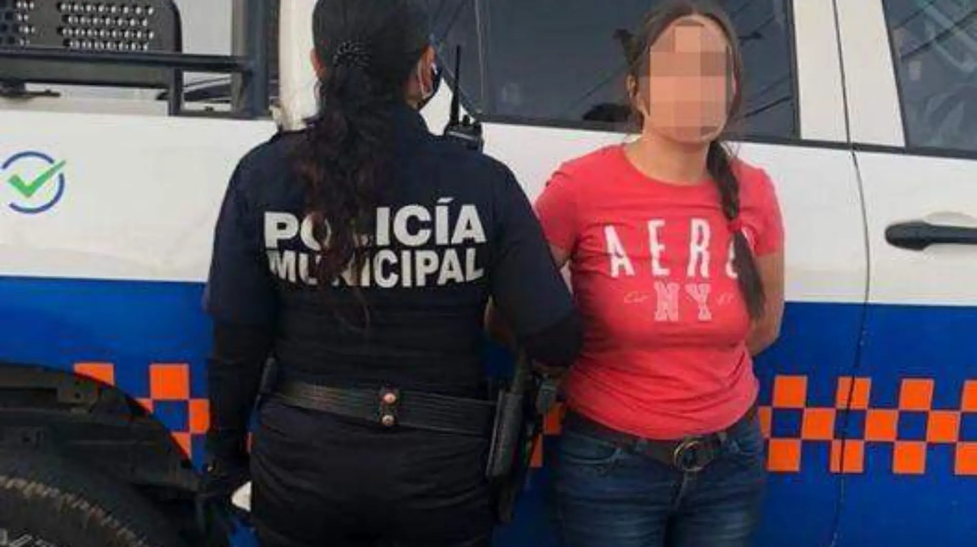 Una mujer despoj_ de su celular a otra en 5 de Mayo.  Cortes_a SSPM.